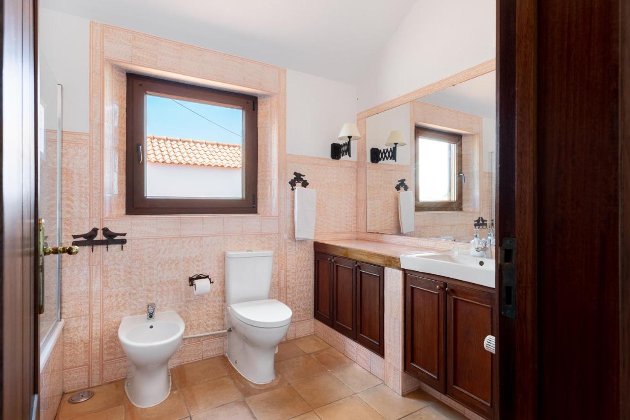 Joivy 3-Br Cottage With Terrace And Garden In Colares Синтра Экстерьер фото